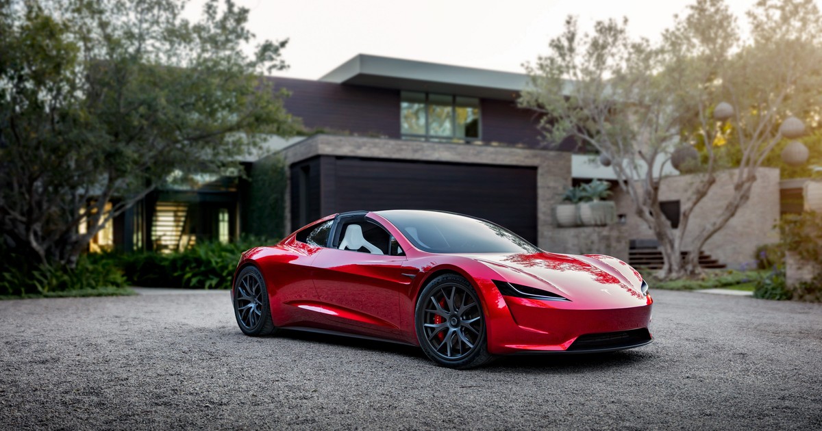 Elon Musk pushed back the launch of the Tesla Roadster. Again ...