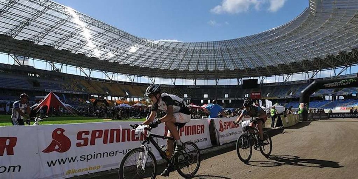 Kolarze górscy ścigali się na Motoarenie w Toruniu