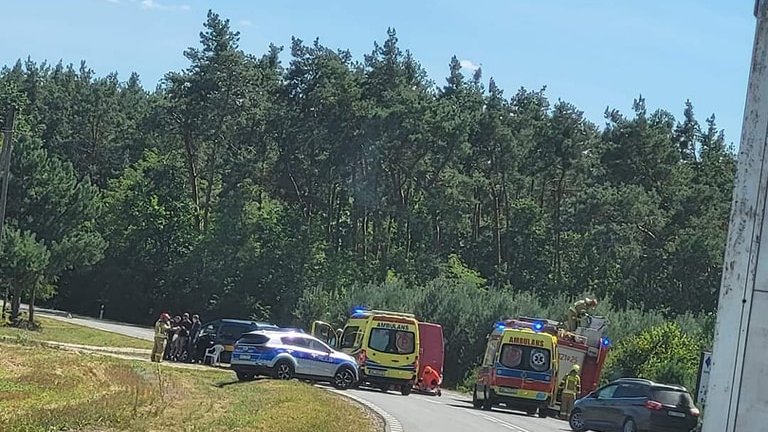 Kierowca motocykla i jego pasażerka zginęli w wypadku na drodze wojewódzkiej 801 w Maciejowicach na Mazowszu