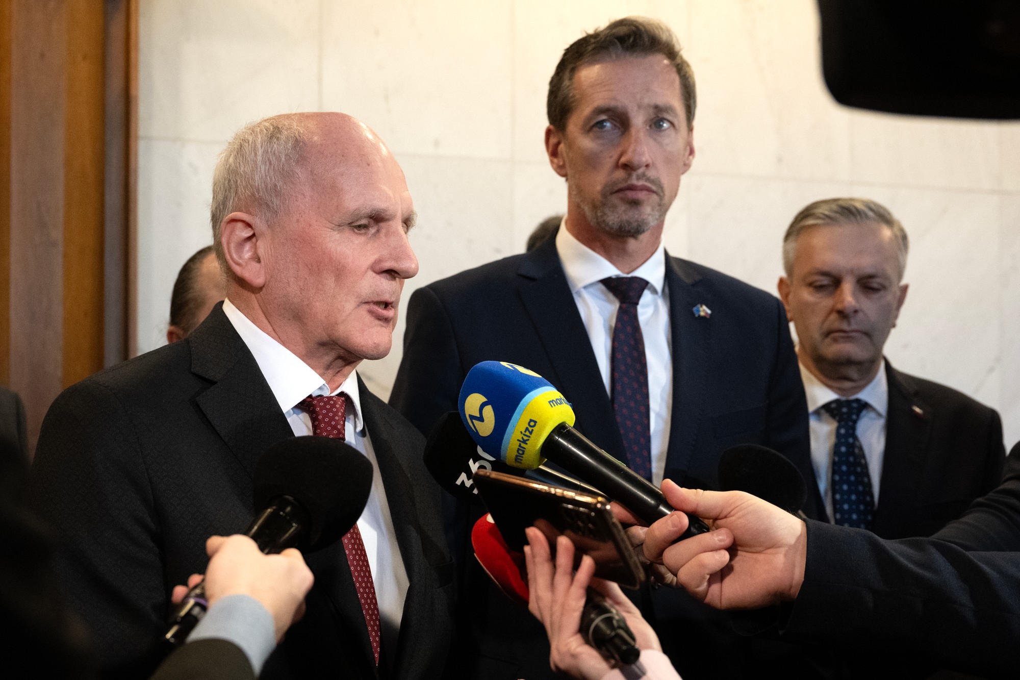 Zľava poslanec NR SR František Mikloško (KDH) a predseda KDH Milan Majeský. 