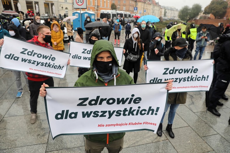 Protestujący w Warszawie