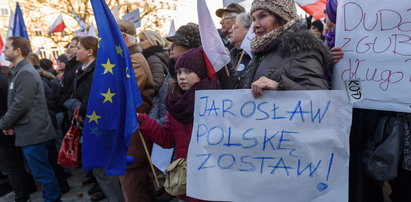 "Zagrożona jest wolność". Tysiące ludzi na ulicach