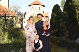 Pitao sam sveštenika KAKO SE PRAVILNO SLAVI USKRS i evo u čemu APSOLUTNO SVI GREŠIMO: Danas nikako NE RADITE OVO, a evo šta treba da vam se nađe na trpezi