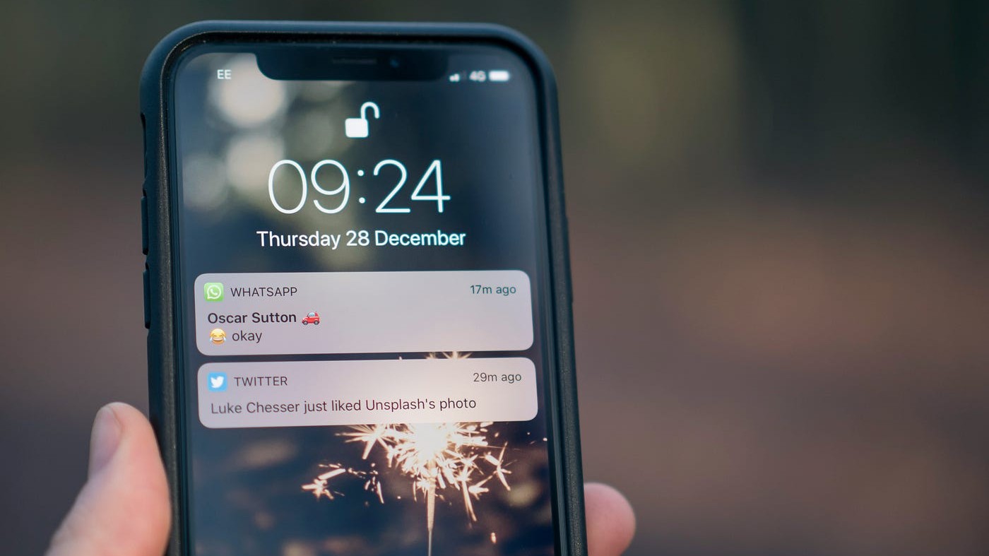 Cum decide telefonul ce notificări îți arată și când