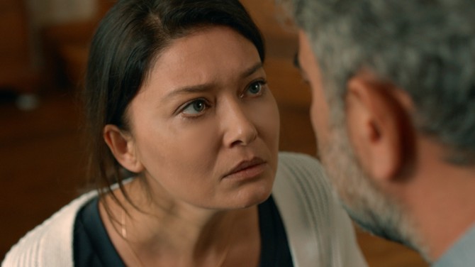 Na Blic televiziji, na MTS kanalu 115, od večeras, 20. novembra, pa svakog radnog dana emituje se turska serija "Pokajanje"