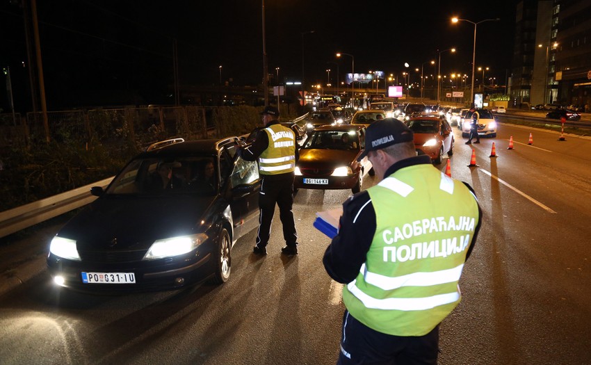 Ako vozite neregistrovan automobil i zaustave vas saobraćajci, kazna se kreće od 10.000 do 20.000 dinara