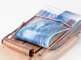 Rzecznik Finansowy: frankowicze powinni poczekać na propozycje banków w sprawie ugód