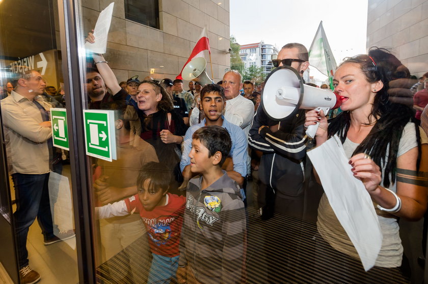 Romowie protestowali przeciw likwidacji jednego z koczowisk