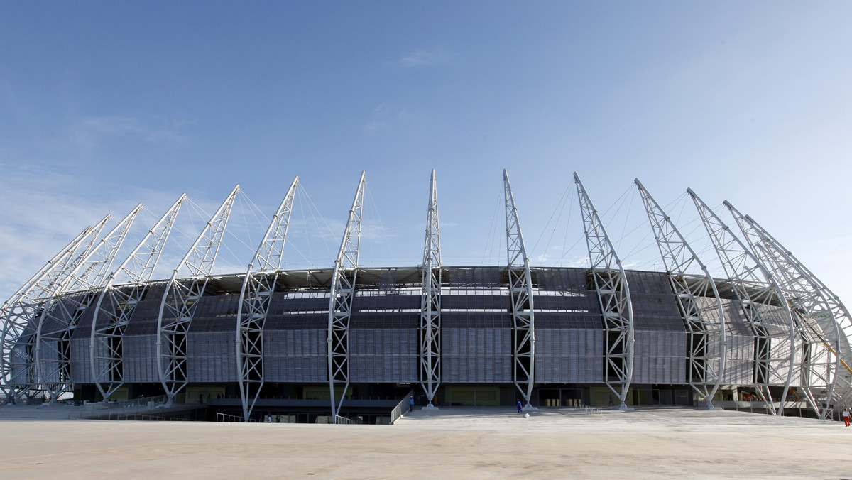 Prezydent FIFA Joseph Blatter w odtworzonym nagraniu wideo zaznaczył, że oddanie do użytku pierwszego z 12 stadionów, na których odbywać się będą mecze mistrzostw globu, jest kolejnym krokiem milowym w procesie przygotowań.