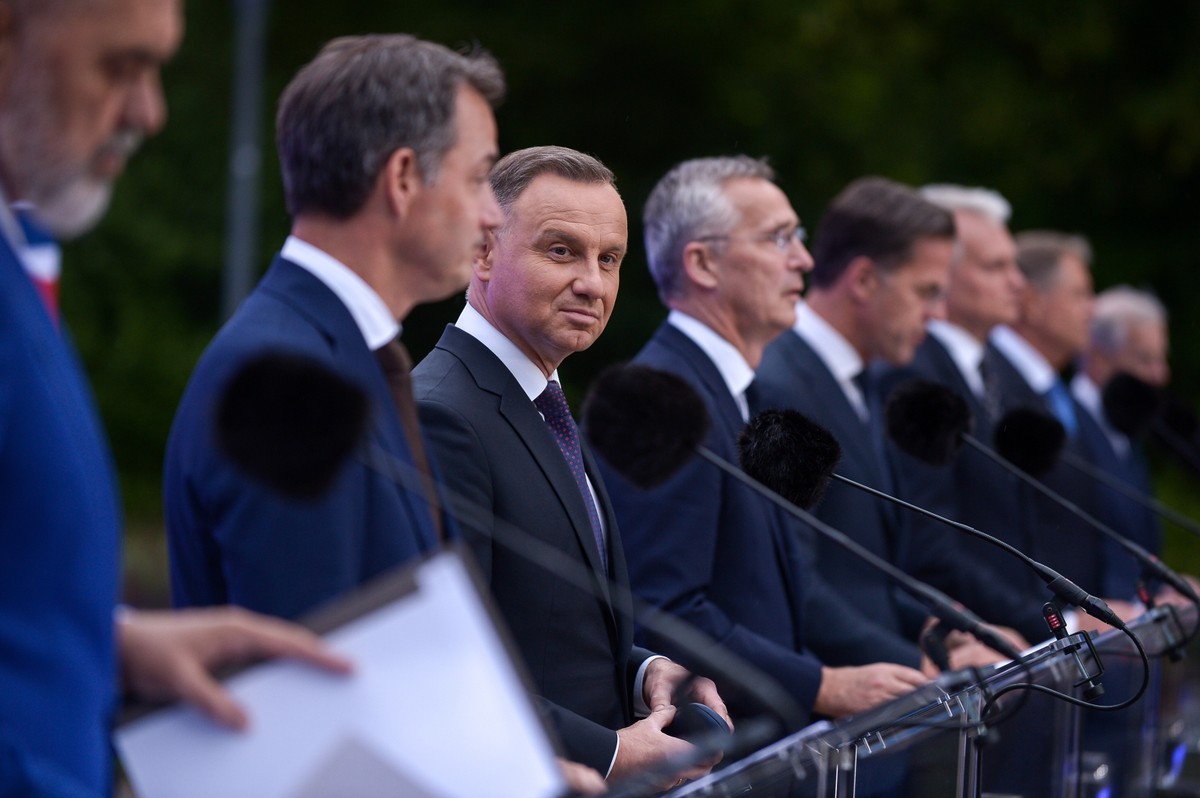 ndrzej Duda podczas konferencji po zakończeniu spotkania głów państw w Hadze