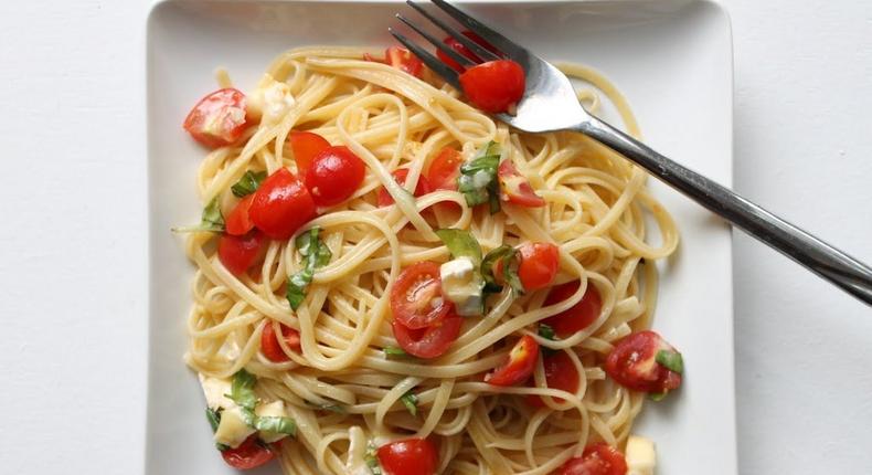 Spaghetti, tomatoes and basil