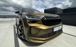 Ma silnik 2.0 i spala 5,3 l na 100 km. Skoda trzęsie rynkiem. Cena hitem