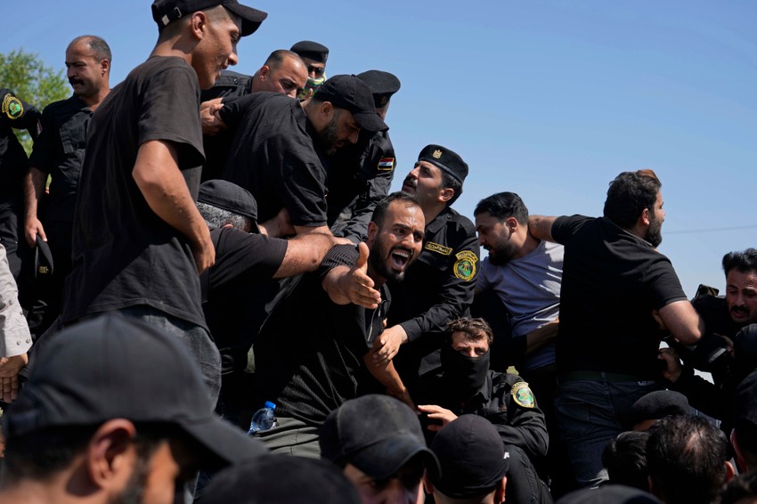 Veliki sukobi u Bagdadu, Irak, nakon povlačenja šiitskog verskog vođe Moktada al Sadra