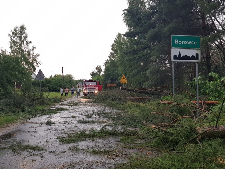 Borowce. Poszukiwanie Jacka Jaworka. W środę późnym popołudniem nad wsią przeszła potężna nawałnica