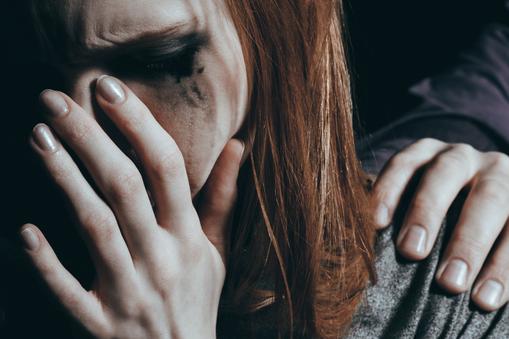 dziecko samobójstwo depresja smutek rozczarowanie płacz nastolatek nastolatki gniew 