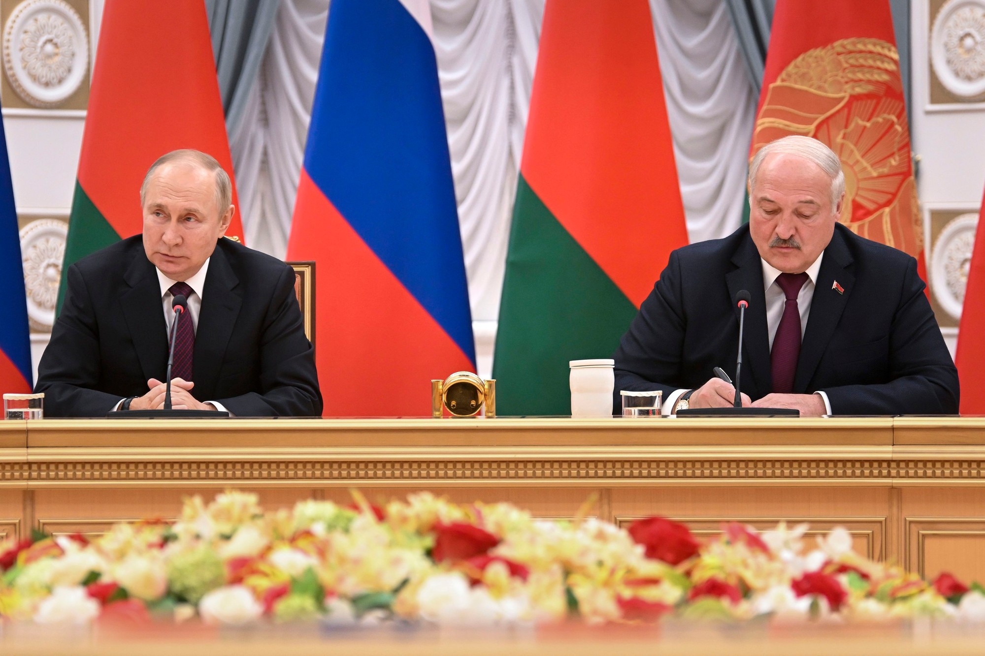 Putin a Lukašenko sa po stretnutí v Minsku vyhli zmienke o Ukrajine.
