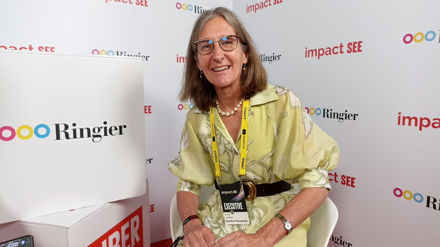 Anna Lembke, expert în adicții și profesor de psihiatrie la Stanford: „Trebuie să ne detașăm mai des de lumea virtuală, să ne reaprindem interesul pentru realitate”