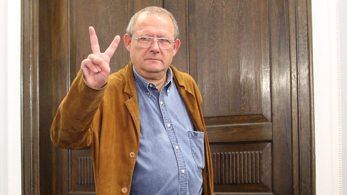 - Prawo i Sprawiedliwość przypomina Komunistyczną Partię Polski - mówi w rozmowie z Piotrem Najsztubem we "Wprost" redaktor naczelny "Gazety Wyborczej" Adam Michnik. - To opozycja antysystemowa i antypaństwowa - ocenia.