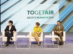 W takim wydaniu jeszcze jej nie widzieliśmy! Posłanka Emilewicz zabłysła stylizacją na szczycie klimatycznym