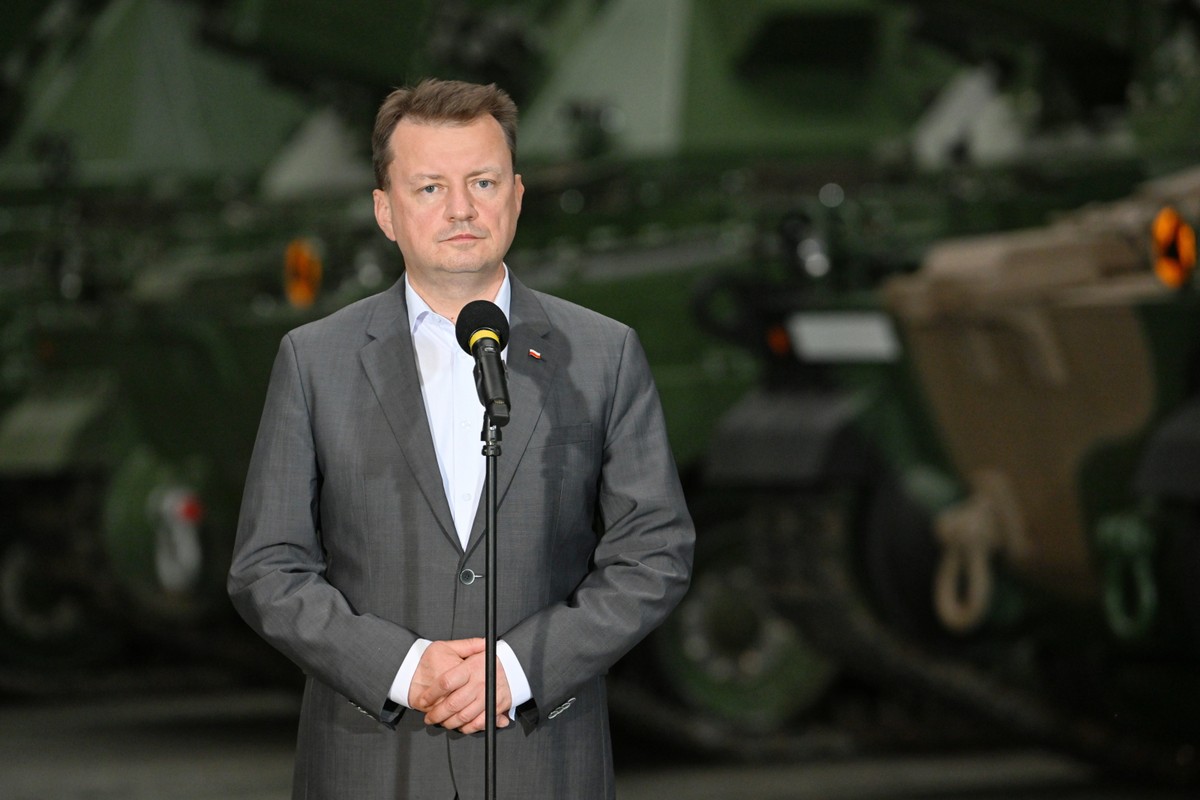 Błaszczak: Jak najwięcej ludzi powinno umieć obsługiwać broń