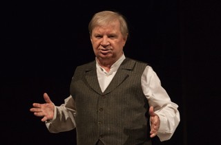 Maliniak z serialu '40-latek' i maharadża z 'Hydrozagadki'. Jaki był Roman Kłosowski?