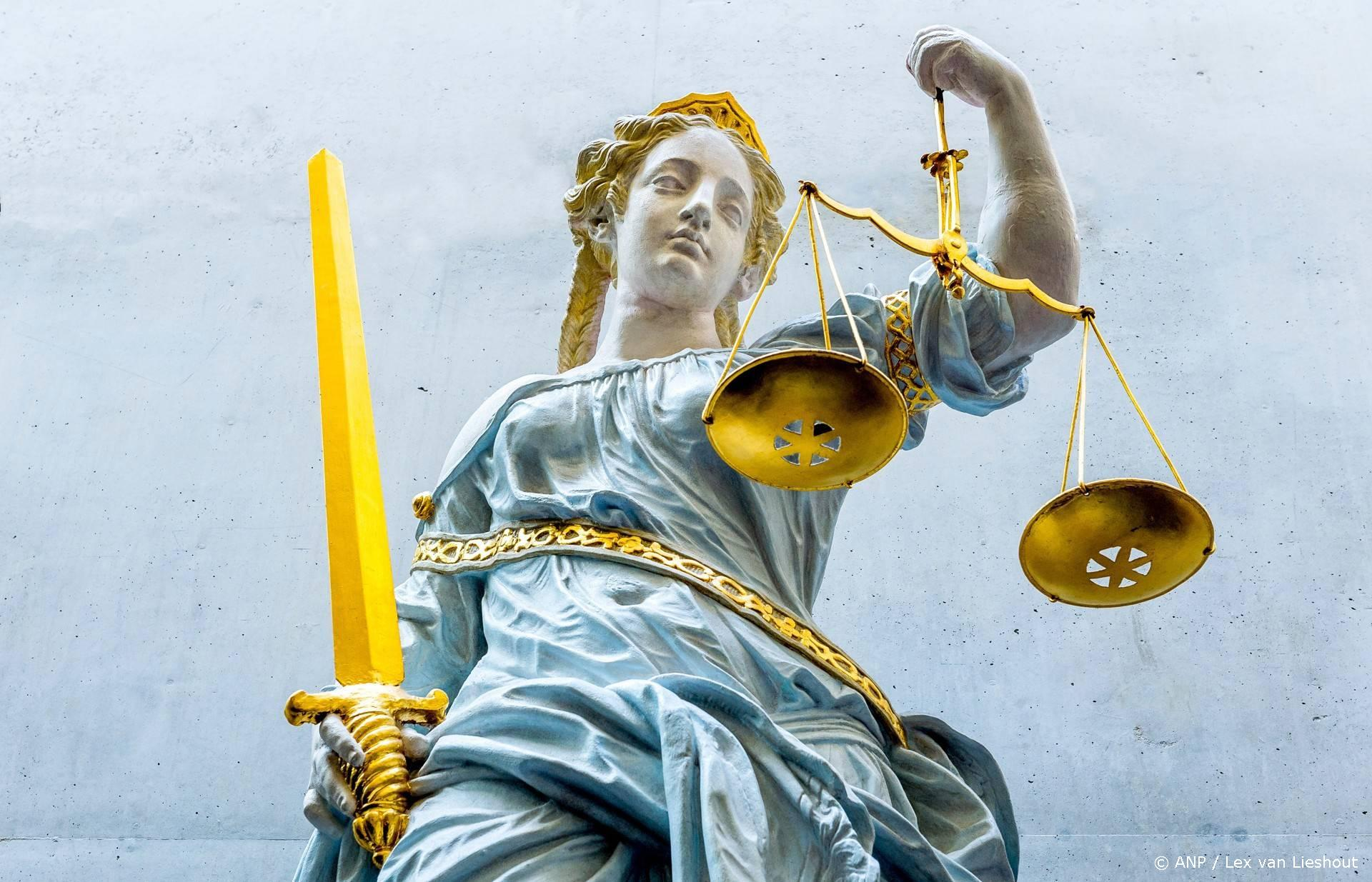 Moeder doodt haar partner terwijl 4 kinderen slapen: tien jaar cel