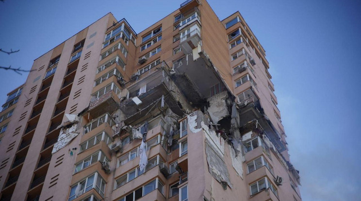A Kijevi Lobonovszkij sugárút 6/A számú épülete, melyet orosz rakétatalálat ért / Fotó: GettyImages