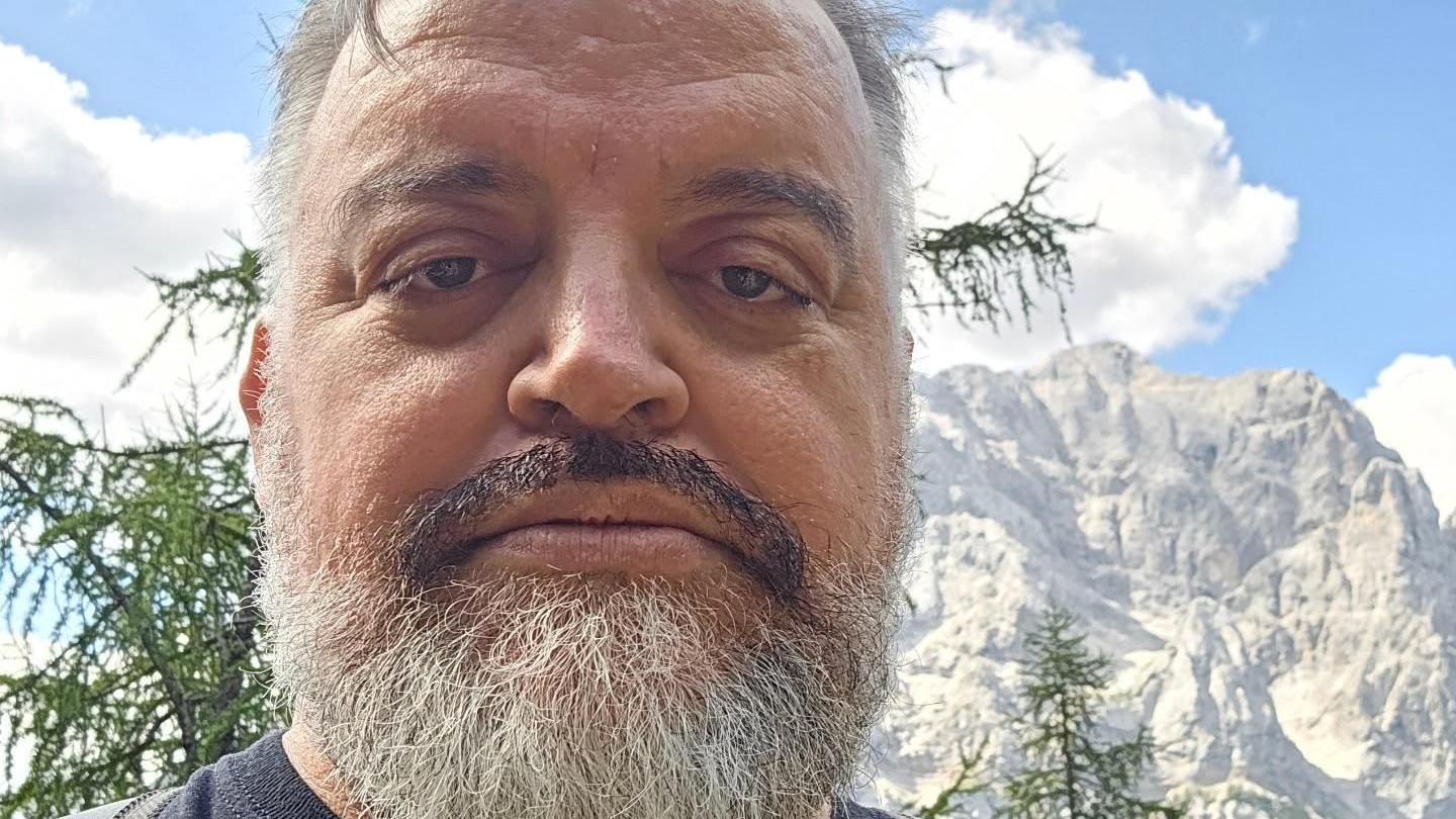 Ficov exporadca Eduard Chmelár.