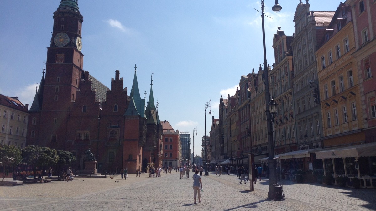 O godz. 15 na Rynku we Wrocławiu grupa narodowców zamierza demonstrować przeciwko Ukraińcom mieszkającym i pracującym w stolicy Dolnego Śląska. Podobne manifestacje odbędą się także w innych polskich miastach. Działania ONR potępił prezydent Wrocławia Rafał Dutkiewicz.