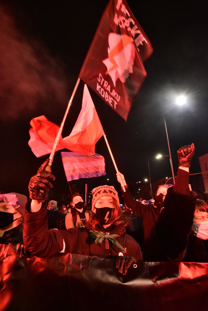 Trybunał Konstytucyjny opublikował uzasadnienie wyroku ws. aborcji. Protesty w Polsce