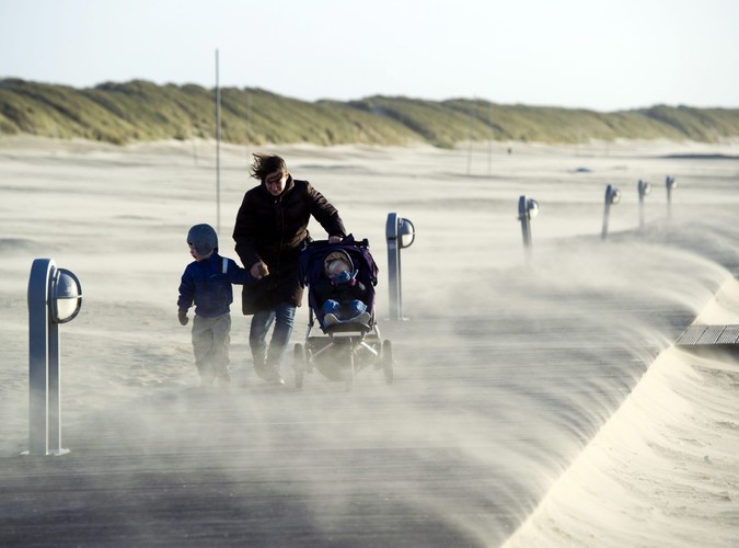 Sztorm na holenderskim wybrzeżu w  Ijmuiden