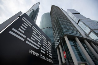 IBM wraca do gry. Firma dokonała przejęcia, które rzuca wyzwanie Amazonowi