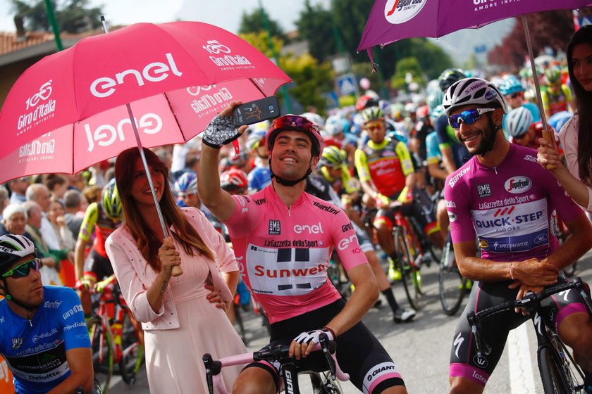 Tom Dumoulin – lider Giro d'Italia, załatwił się przy trasie wyścigu