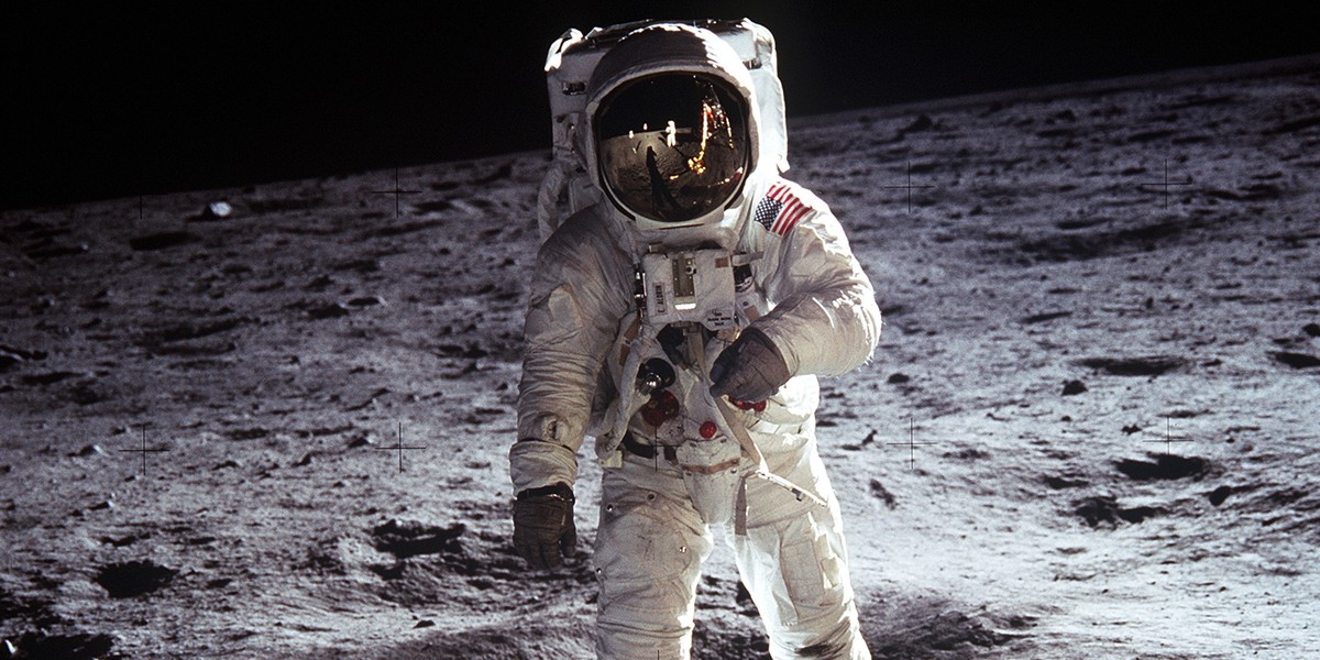 Buzz Aldrin, członek załogi Apollo 11, na Księżycu