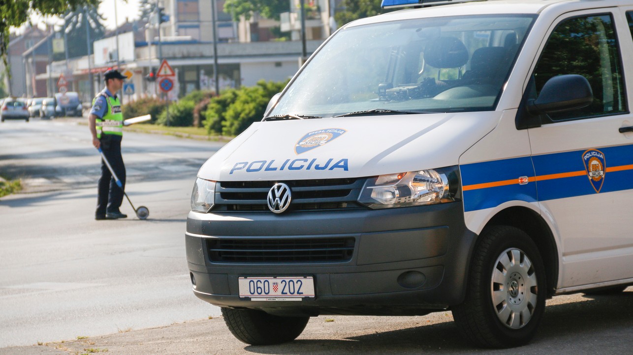 Na mieste nehody okamžite zasahovala chorvátska polícia. (Ilustračné foto)