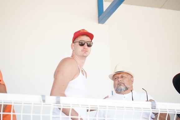 (FOTO) MALI JOKIĆ Ignjat sa tatom na hipodromu u Subotici ukrao svu pažnju