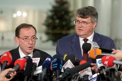 Obrona Kamińskiego i Wąsika. Czy Hołownia się pośpieszył?