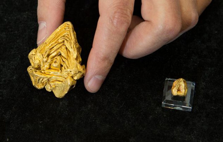 Neutronski skener je utvrdio da se radi o samo jednom kristalu