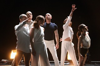 Taniec, teatr i sztuka potrafią zatrzymać czas. Jesień z festiwalem Ciało/Umysł