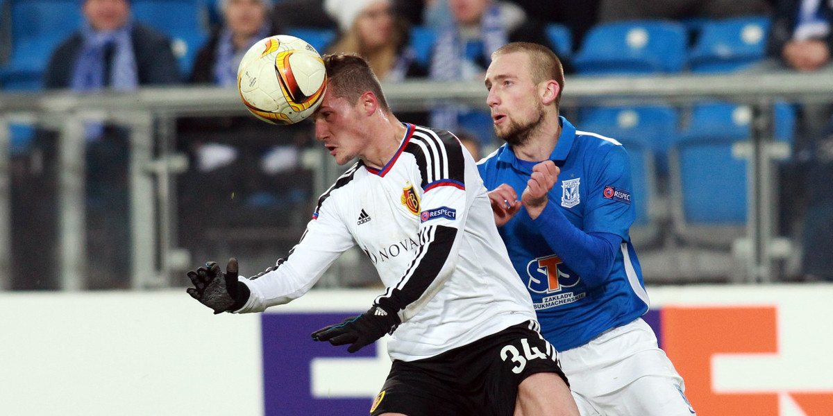 (L) TAULANT XHAKA , (P) SZYMON PAWLOWSKI 