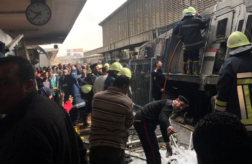 Pożar na dworcu kolejowym w Egipcie. Jest wiele ofiar i rannych
