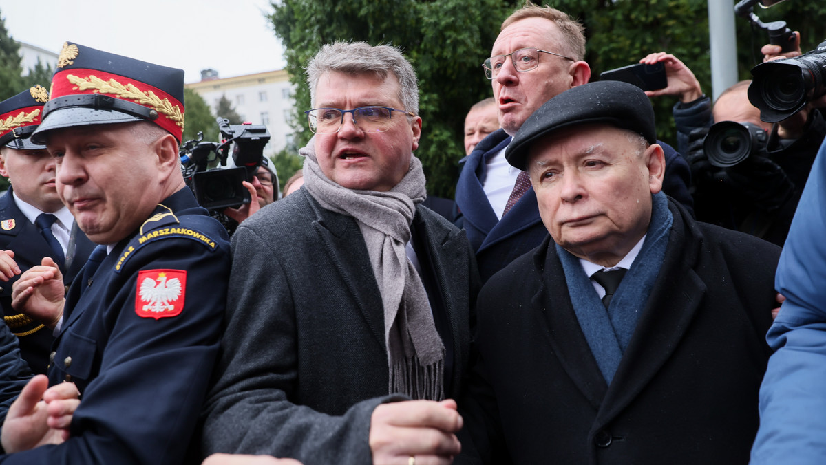Oto plan PiS po skandalu przed Sejmem? Szuka pomocy u Julii Przyłębskiej