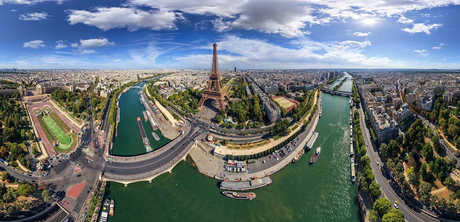 Ajfelova kula u centru fotografije jasno pokazuje da je u pitanju panorama Pariza (FOTO: AirPano.com)