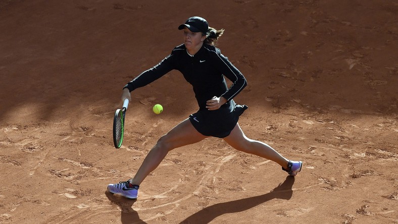 Iga Świątek awansowała do drugiej rundy French Open i ...