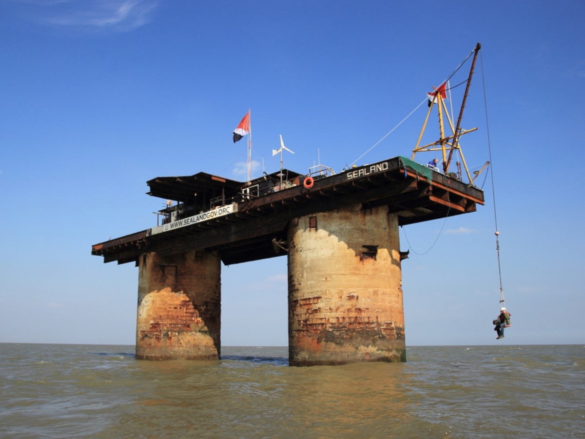 Najmenší národ na svete s názvom Sealand.