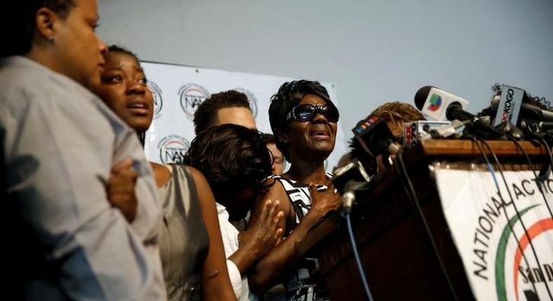 Pamela Benge, mother of Alfred Olango, speaks as the family of Alfred Olango, who was shot by El Cajon police Tuesday, gathers at a news conference in San Diego, California, U.S. September 29, 2016. 