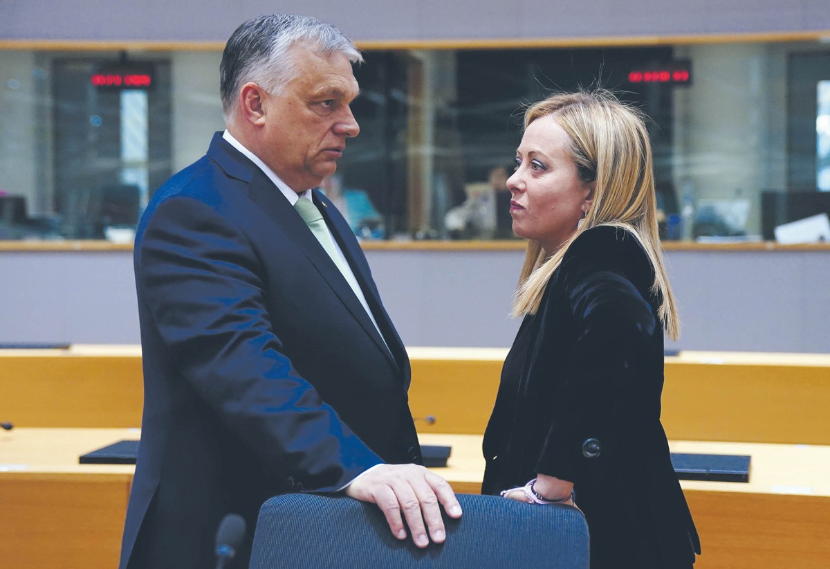 Viktor Orbán i Giorgia Meloni podczas szczytu UE w marcu 2023 r.