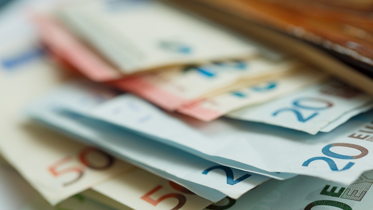 Francuski trgovinski deficit u martu povećan na 6,9 milijardi evra