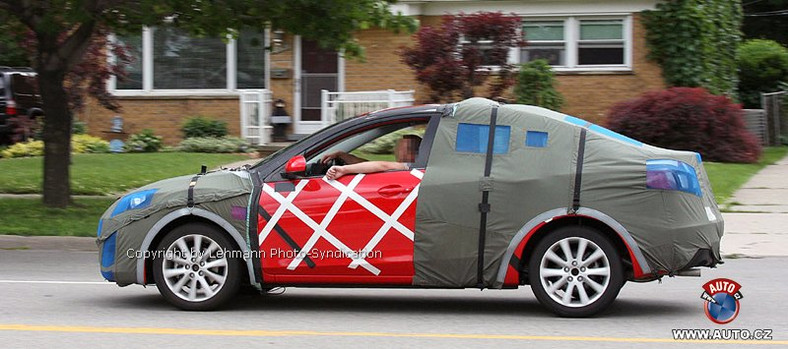 Zdjęcia szpiegowskie: Mazda3 w 2010 roku