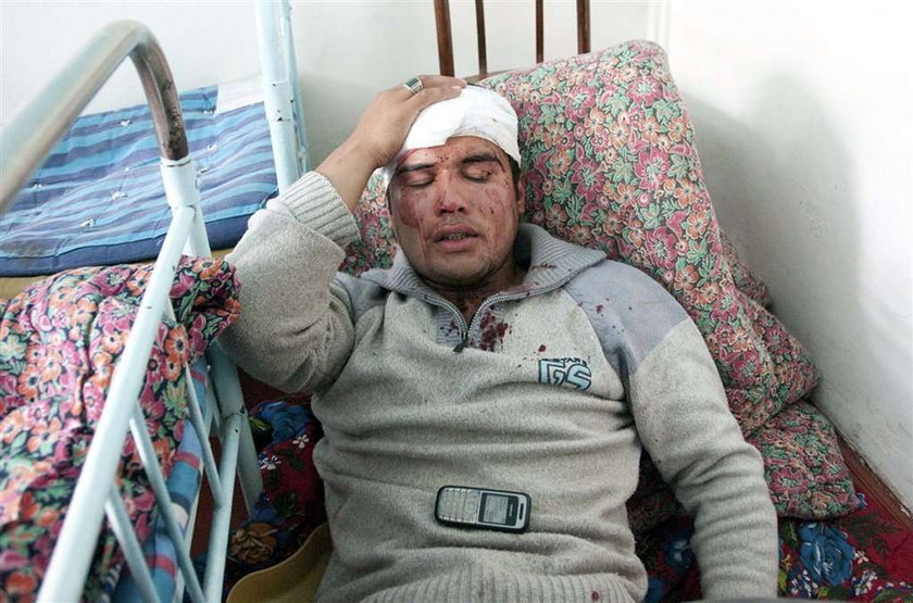 Dramatyczny rozkaz wydał rząd w Kirgistanie. Pozwolił służbom bezpieczeństwa strzelać do ludzi bez ostrzeżenia. A to z powodu starć na tle etnicznym, w których zginęły już 82 osoby, a 1000 zostało rannych.